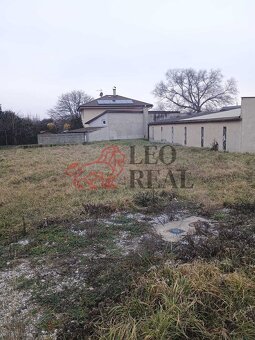 STAVEBNÍ POZEMEK 701m² Brodce - 4