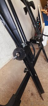 Nosič kol Hakr na střechu. - 4