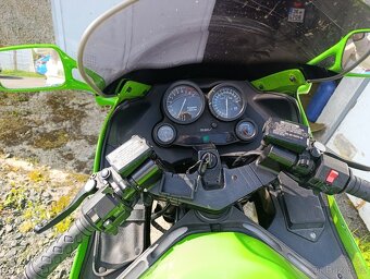 Kawasaki ZX10 - 4