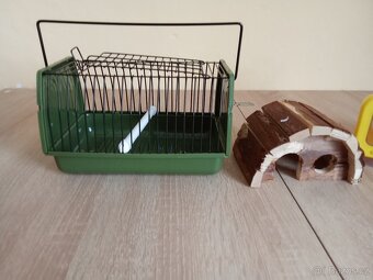 Dobrý den prodám domečky pro křečky a přepravku na ptáčky a - 4