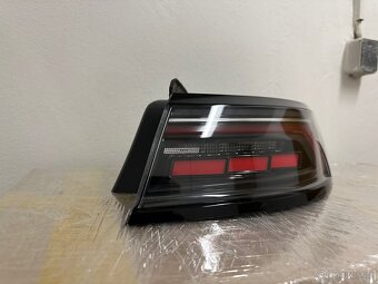 3G7 945 208 B - 4