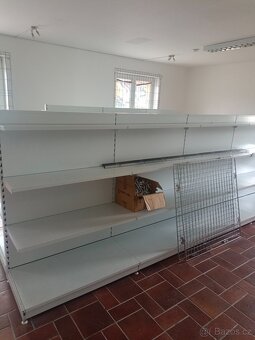Regály a prodejní pult - 4