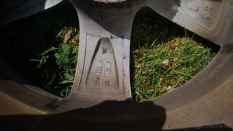 Pneu Volkswagen B8 - 4