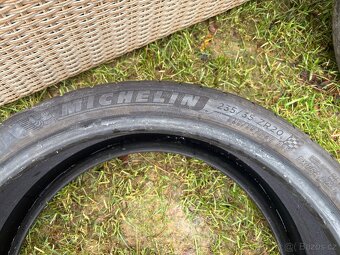 Letní pneu Michelin 235/35R20 7-8mm - 4
