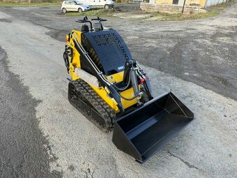 SMYKOVÝ NAKLADAČ LRT360 - 4