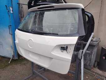 Páté dveře VW Passat B7 combi - 4