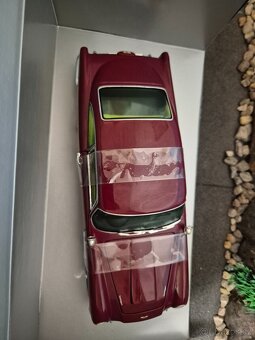 Prodám nový model 1:18 Aston Martin DB5 - 4