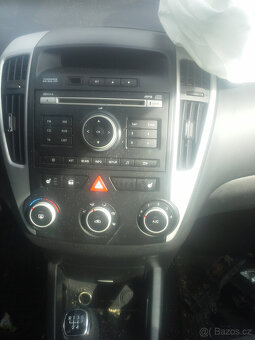 Kia Ceed kombi 2008 1.6 16v benzín - díly z vozu, motor, alu - 4