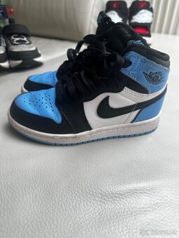 Nike Air Jordan 1 UNC - 4