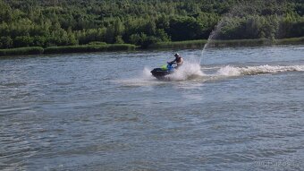 Vodní skútr Yamaha waverunner - 4
