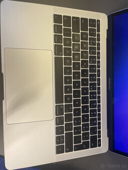 MacBook Pro 13.3" (2017) – 2,3 GHz i5, 8GB RAM, 250GB SSD - 4