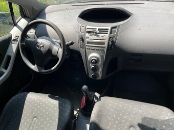 Toyota Yaris 2008-1.0-51kw-náhradní díly - 4