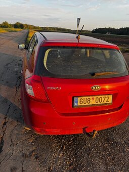Kia ceed 1.4i 2011 - 4