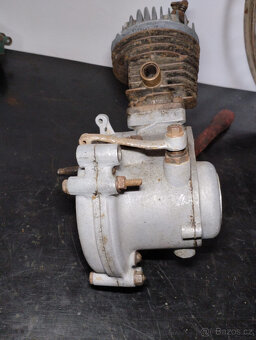 ČZ 98 jednorychlostní - bezrychlostní - Kaktus - motor - 4