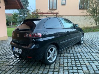 SEAT IBIZA 1.4, 16 V, 63 kW, 2006, 179000 km, barva: černá m - 4