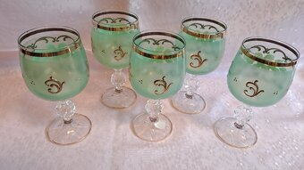 RUČNĚ MALOVANÉ NOVOBORSKÉ SKLO SKLENIČKY A VÁZIČKY - 4