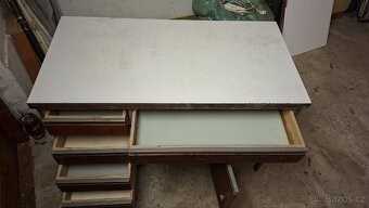 Pracovní stůl - 4