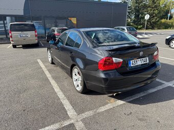 BMW E90 320i - 4