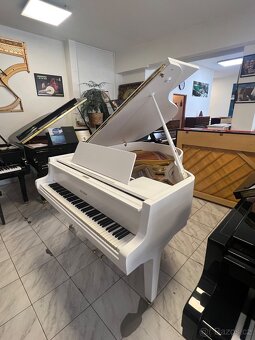 Bílý klavír Petrof mod. IV po opravě se zárukou 5 let - 4