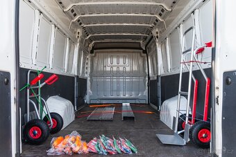 Půjčte si extra dlouhou dodávku Citroen Jumper L4H2 - 4