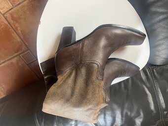 Hnědé, kožené boty In Solia - 4