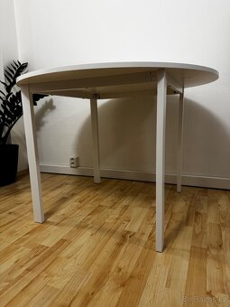 Prodám jídelní stůl IKEA VIHALS – bílý - 4