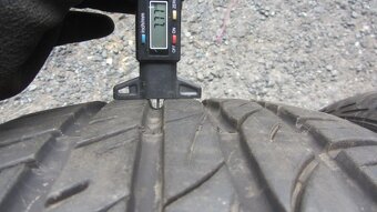 Letní pneu 245/40/18 Barum - 4