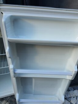 prakticky NOVÁ A++ lednice 84cm dovoz - 4