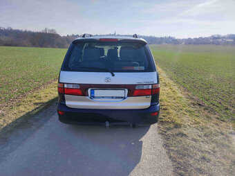 Toyota Previa 2.4i - 4