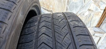 225/45R17 - 4