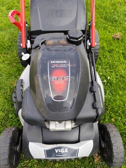 Benzínová sekačka s pojezdem a Motorem Honda - 4