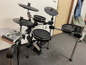 Prodáme elektrické bicí CSD400 Black - 4