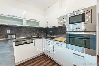 Pronájem byty 3+1, 90 m2 - Pardubice - Zelené Předměstí - 4