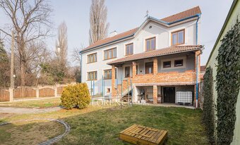 Prostorný dvougenerační rodinný dům s širokým využitím, 327 - 4