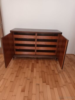 Starožitný nábytek - komoda a obyvací stěna - 4