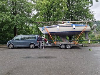 Prodám kajutovou plachetnici bavaria707 - 4
