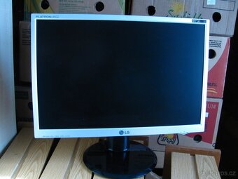 LED MONITOR LG 22" - L226WTQ-SF - 4