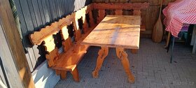 Vyřezávaná dřevěná Rohová lavice a stůl - 4