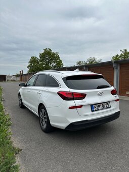 TOP - Hyundai i30 Combi 1.6 CRDI - SERVIS - 4