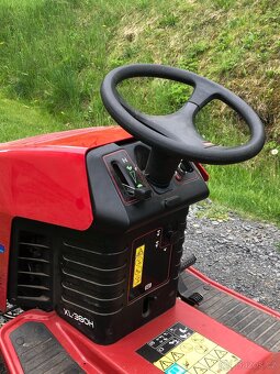 Zahradní traktor Toro s kárkou - 4