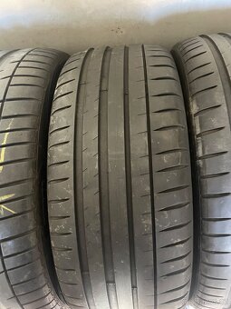Letni pneu 245 45 19 - 4