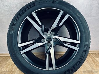TOP kola zimní R19 Volvo XC40 originál - 4