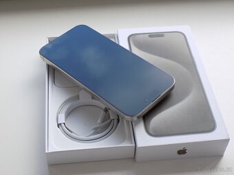 APPLE iPhone 15 Pro MAX 256GB Bílý Titan - ZÁRUKA-TOP STAV - 4