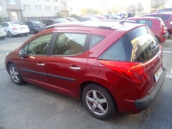 prodám Peugeot 207 SW 1.4 benzín r.2010 - 4