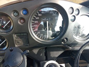 Honda CBR 1100 XX - 4