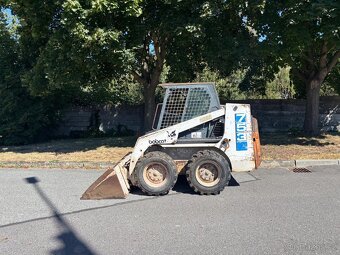 Kolový smykový nakladač Bobcat M753, hmotnost 2.28 t - 4