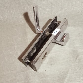 Bezpečnostní dveřní kování kliky dveře asi Rostex? - 4