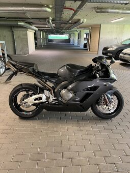 Honda cbr1000rr fireblade r.v 2004 - 4