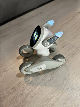 Loona PETBOT s Chatem GPT + Herní sada, Nabíjecí stanice - 4