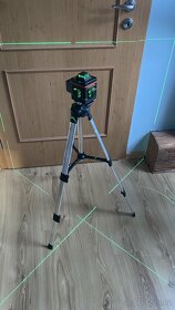 samonivelační přístroj, Nivelak laser - 4